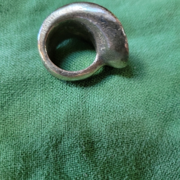 Metal Pointu Ring - Picture 2 of 5